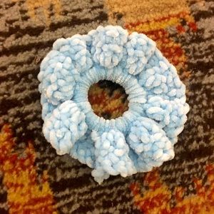 2/$3 scrunches made with yarn